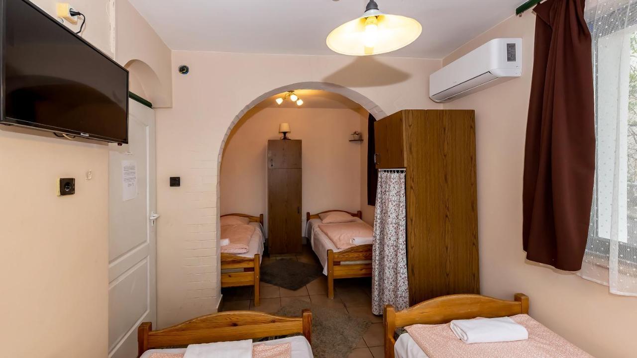 Csillagtura Panzio Bed & Breakfast Eger Exterior foto