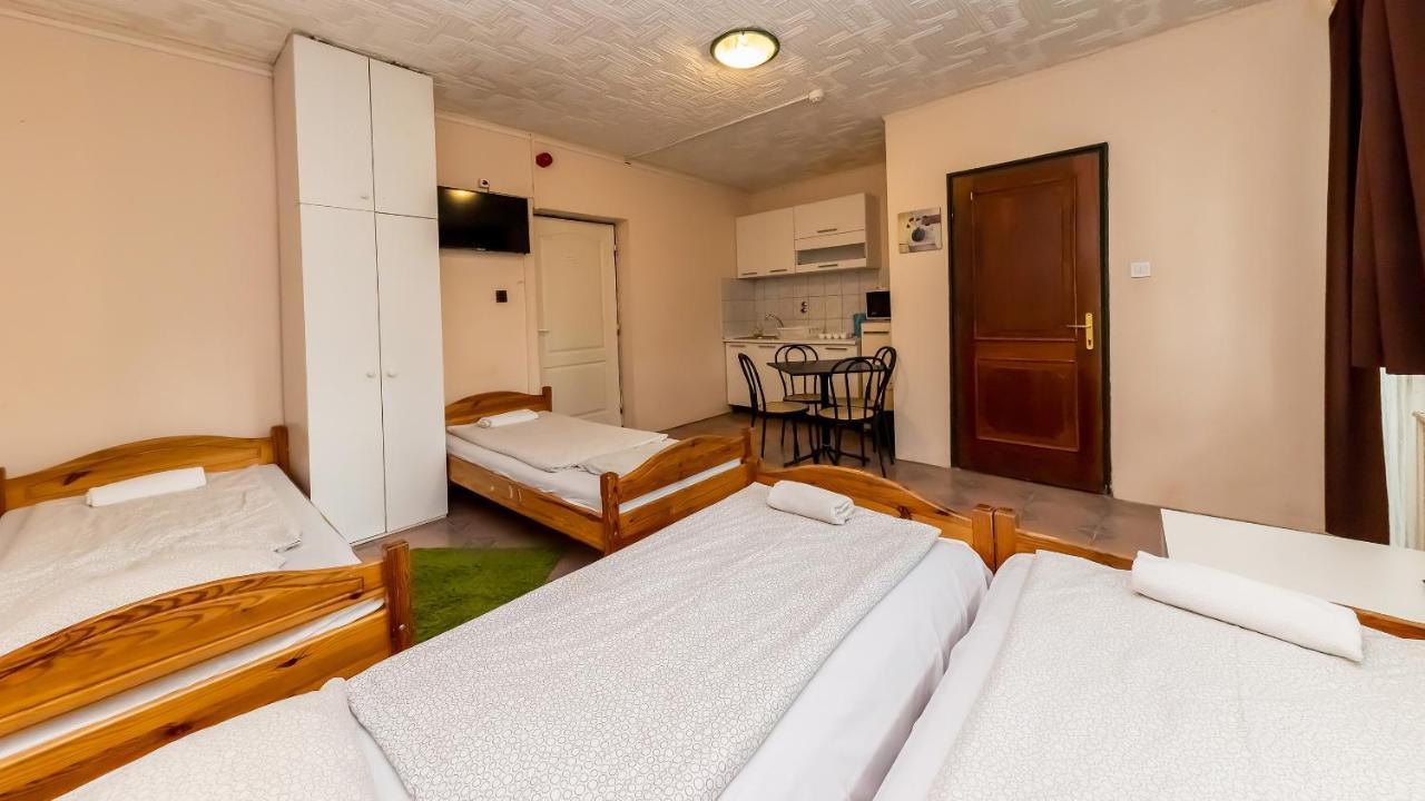 Csillagtura Panzio Bed & Breakfast Eger Exterior foto