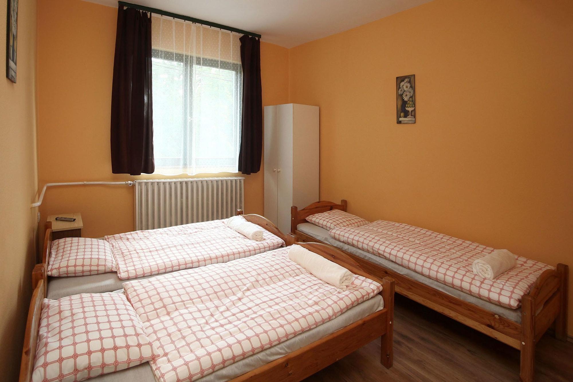 Csillagtura Panzio Bed & Breakfast Eger Exterior foto